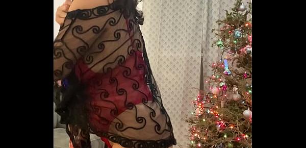  Anna Maria Mature Latina Christmas special in red lingerie